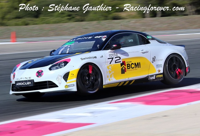 Grosse attaque avec l'Alpine A110 Cup