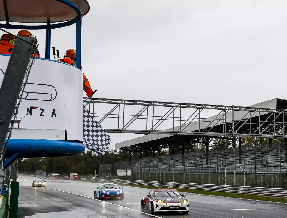 Le drapeau à damier s'abat sur la saison 2024 (Photo DPPI)